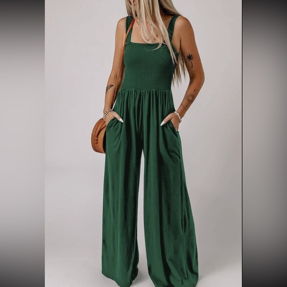 ☀️Last 1 Emory Smocked Bodice Jumpsuit w/Pockets Hunter Green Yoga Bitch NWT - Picture 6 of 13